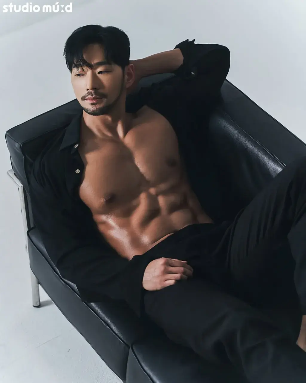 หนุ่มเกาหลีงานดี มีวาร์ป ( IG : _high_tension )