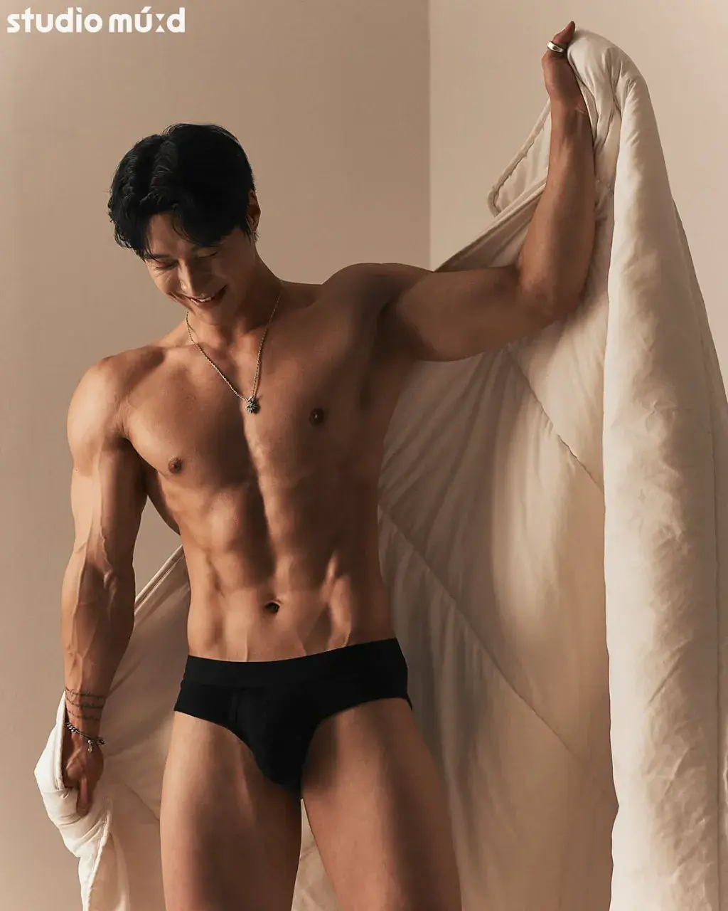 หนุ่มเกาหลีงานดี มีวาร์ป ( IG : juuuuunnm )