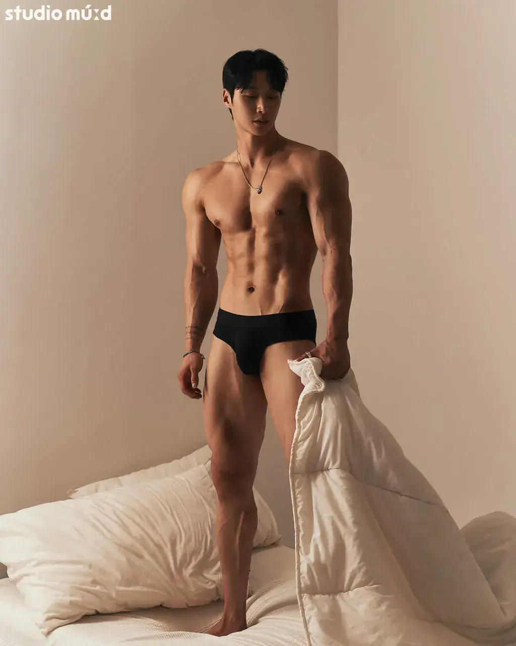 หนุ่มเกาหลีงานดี มีวาร์ป ( IG : juuuuunnm )