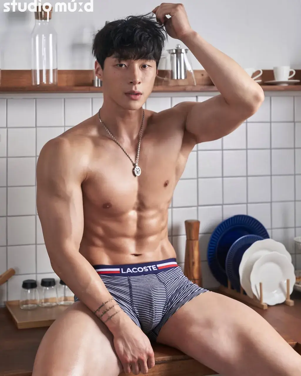 หนุ่มเกาหลีงานดี มีวาร์ป ( IG : juuuuunnm )