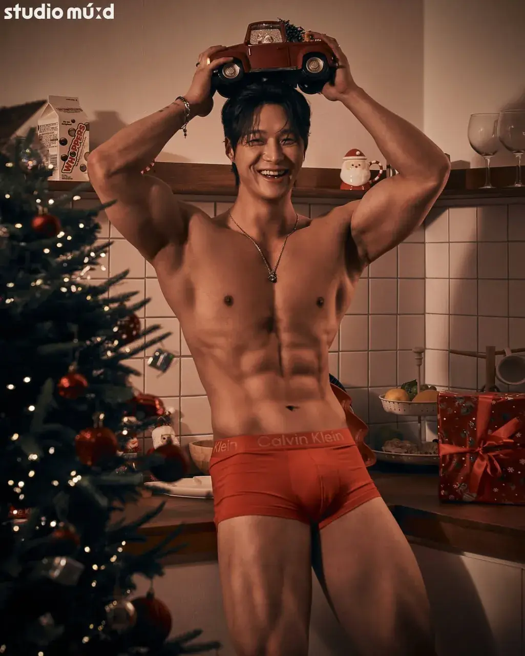 หนุ่มเกาหลีงานดี มีวาร์ป ( IG : juuuuunnm )