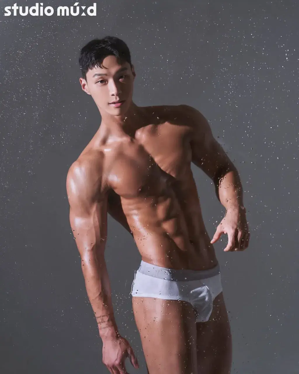 หนุ่มเกาหลีงานดี มีวาร์ป ( IG : juuuuunnm )