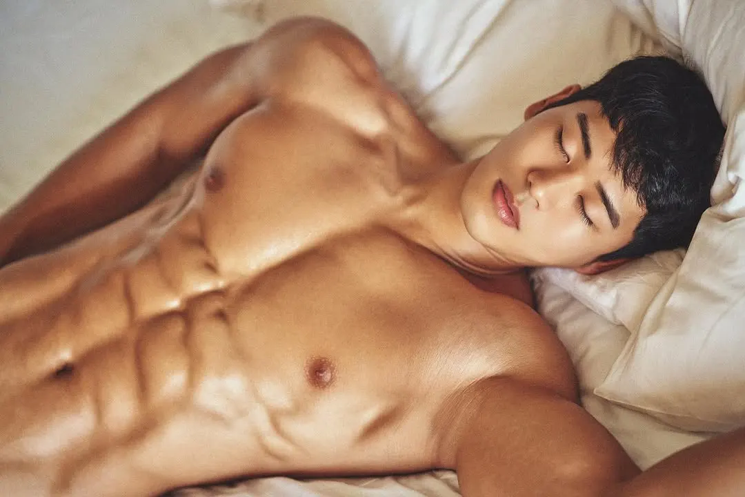 หนุ่มเกาหลีงานดี มีวาร์ป ( IG : parkpoleon )