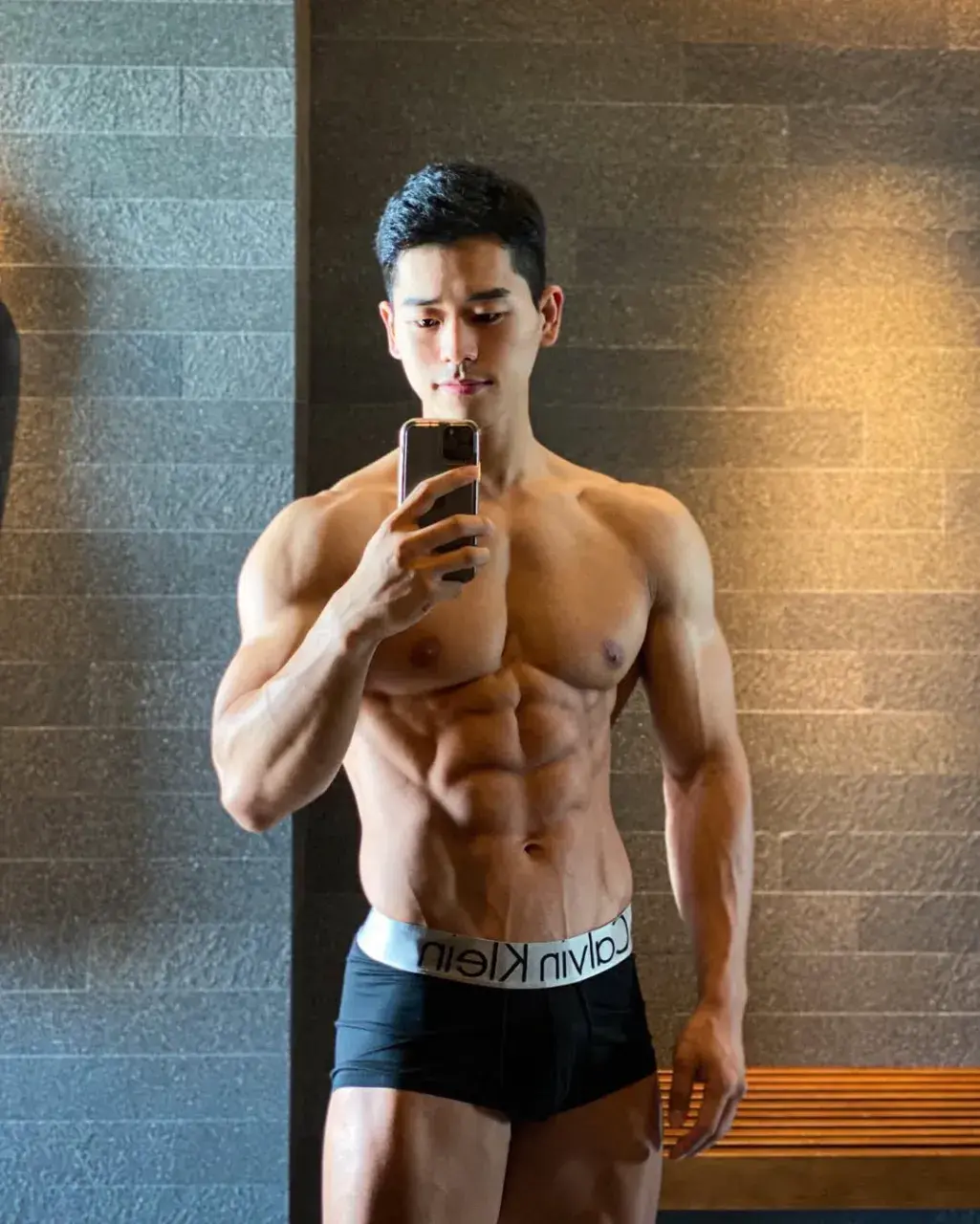 หนุ่มเกาหลีงานดี มีวาร์ป ( IG : parkpoleon )