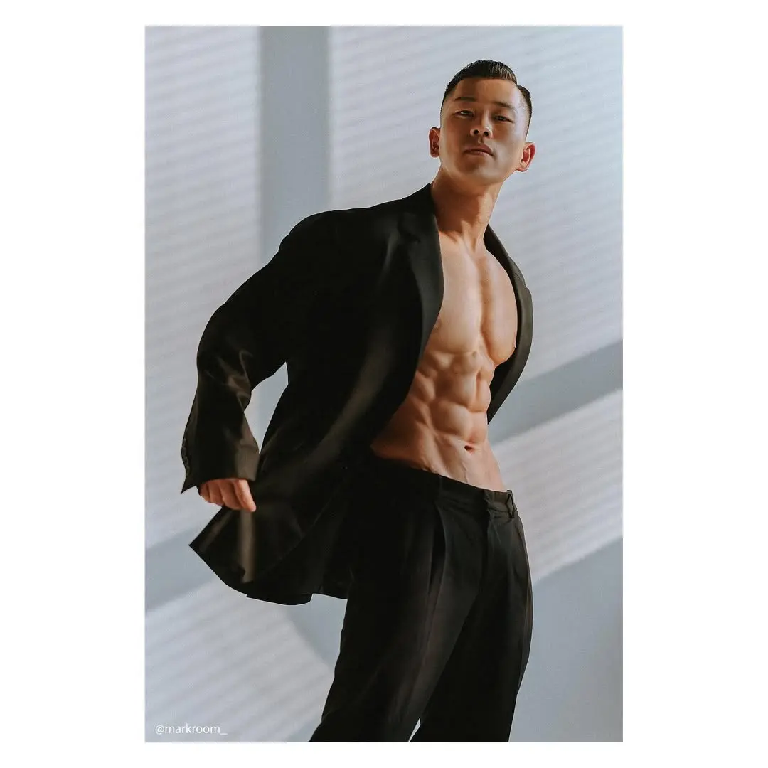 หนุ่มเกาหลีงานดี มีวาร์ป ( IG : parkpoleon )