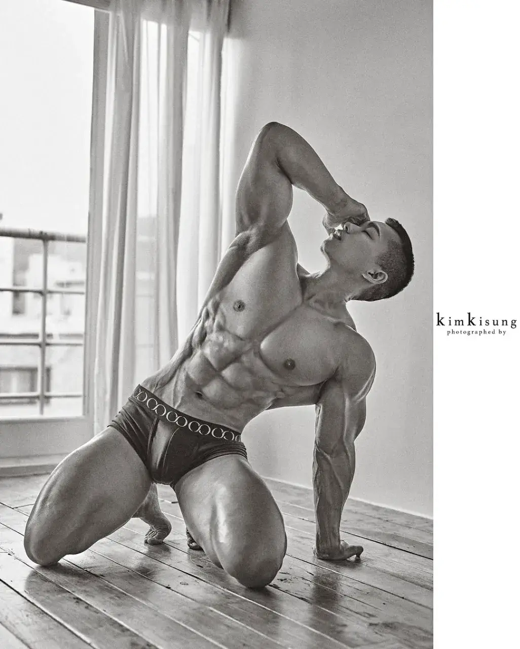 หนุ่มเกาหลีงานดี มีวาร์ป ( IG : parkpoleon )