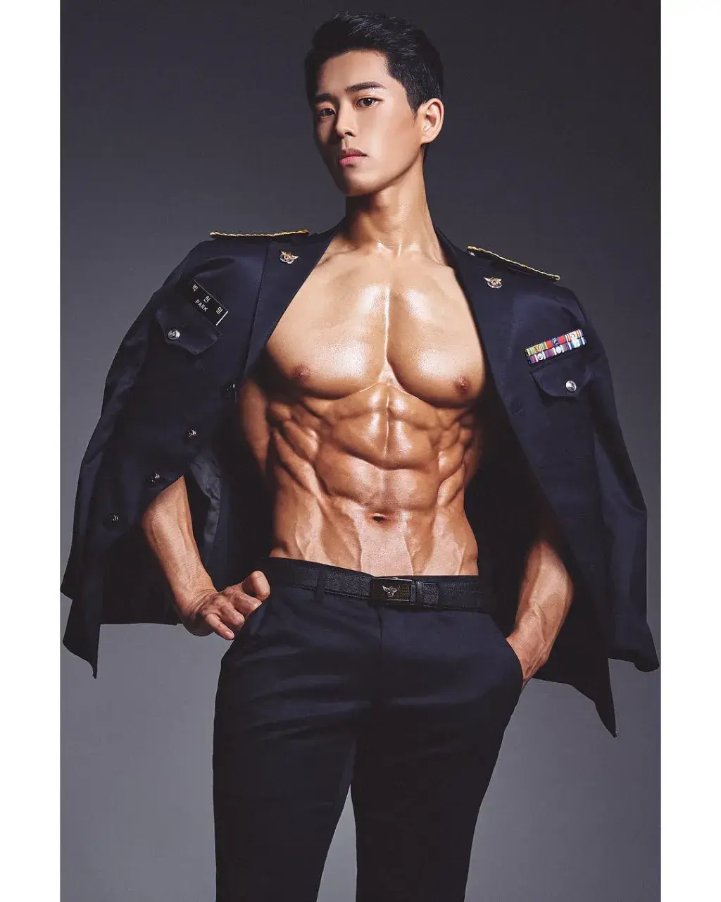 หนุ่มเกาหลีงานดี มีวาร์ป ( IG : parkpoleon )