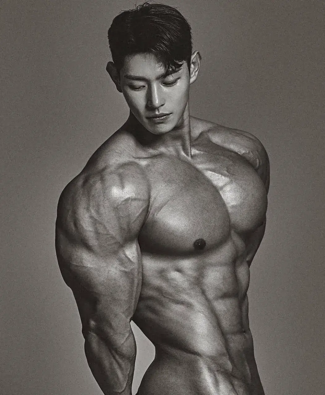 หนุ่มเกาหลีงานดี มีวาร์ป ( IG : ggyu_boost )