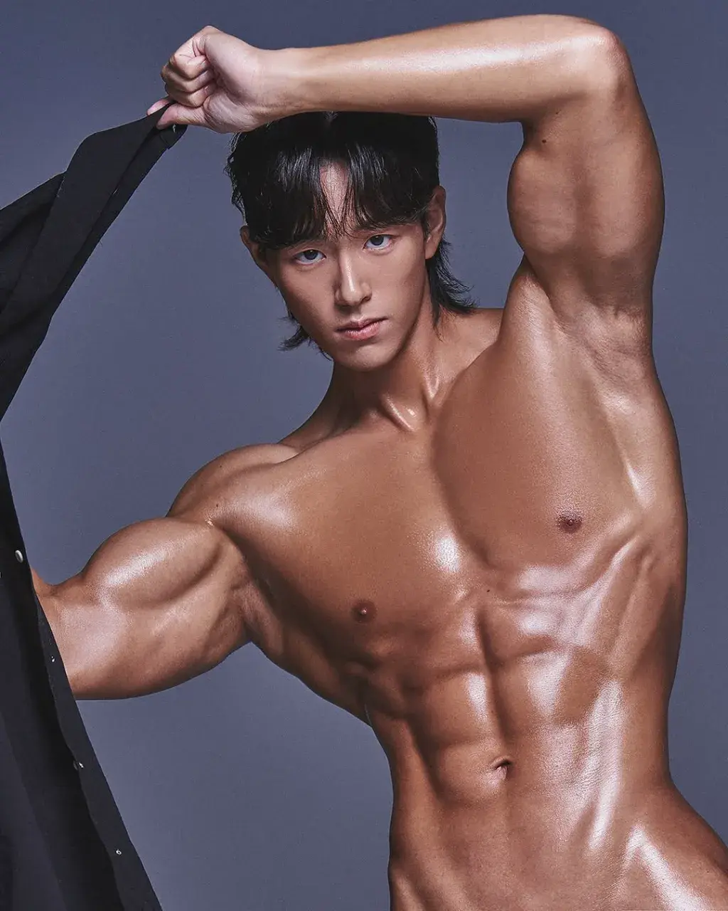 หนุ่มเกาหลีงานดี มีวาร์ป ( IG : dragonwook_workout )