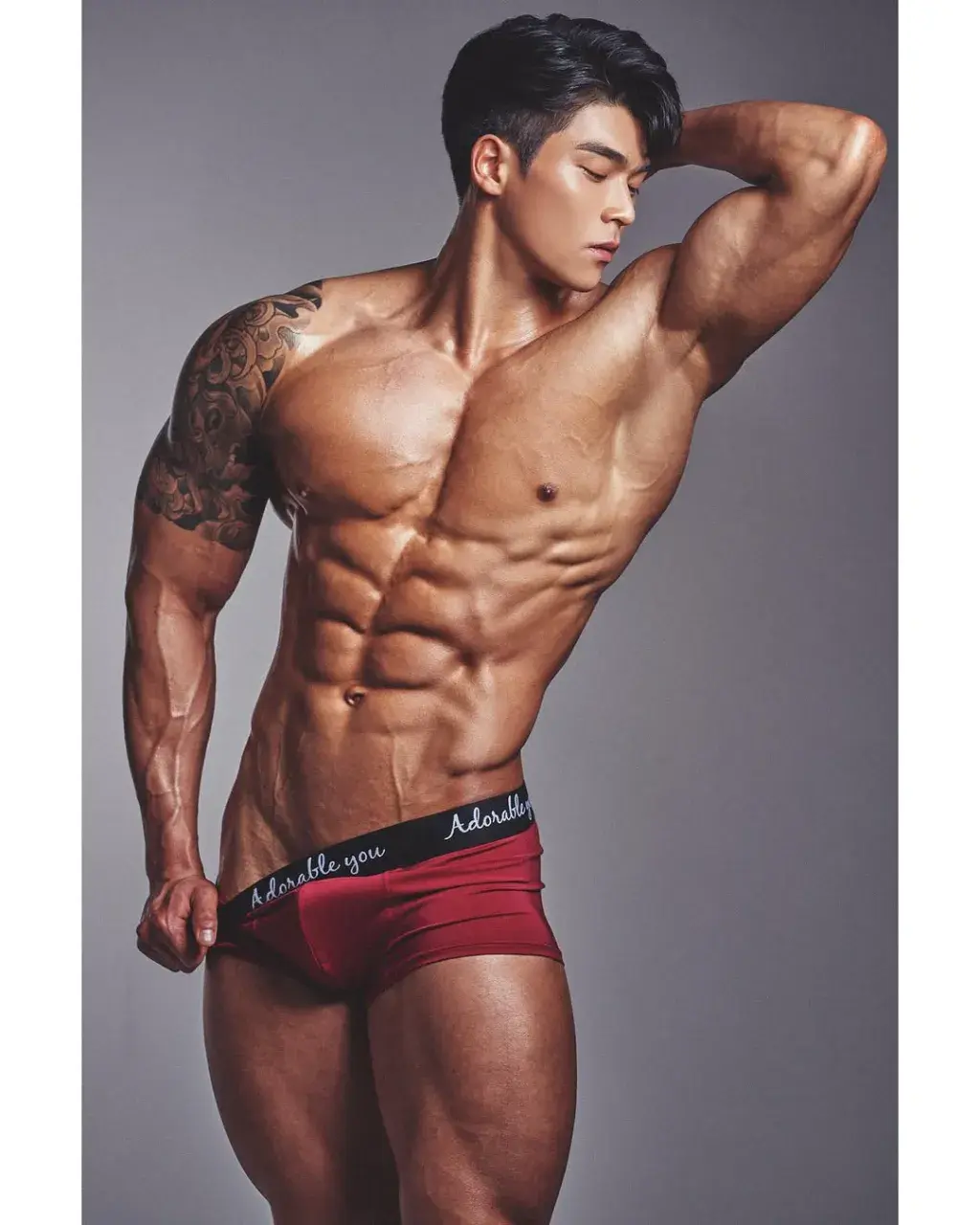 หนุ่มเกาหลีงานดี มีวาร์ป ( IG : _sechan2 )