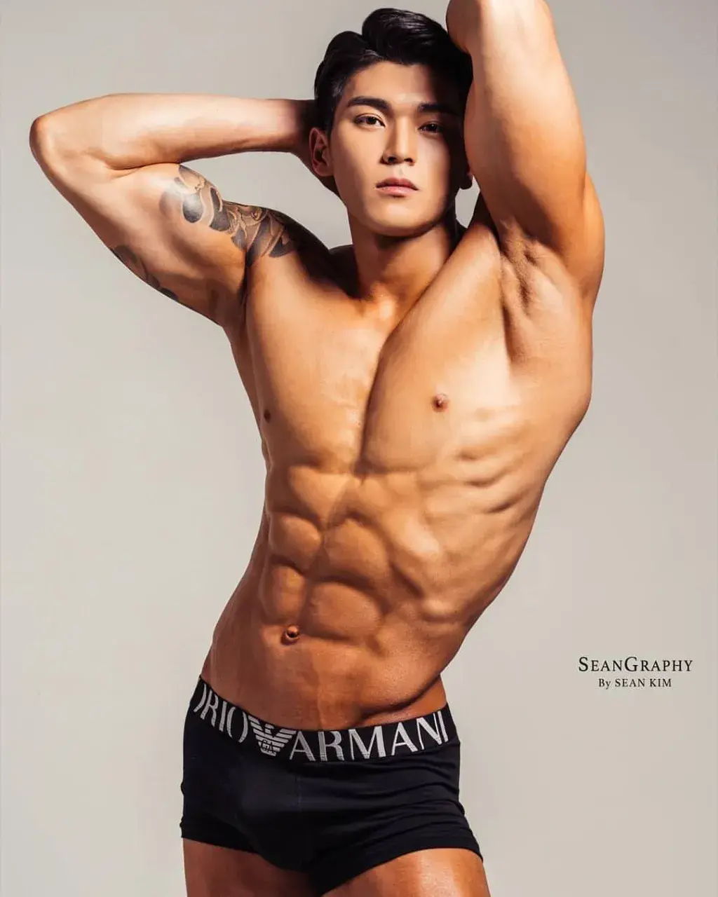 หนุ่มเกาหลีงานดี มีวาร์ป ( IG : _sechan2 )