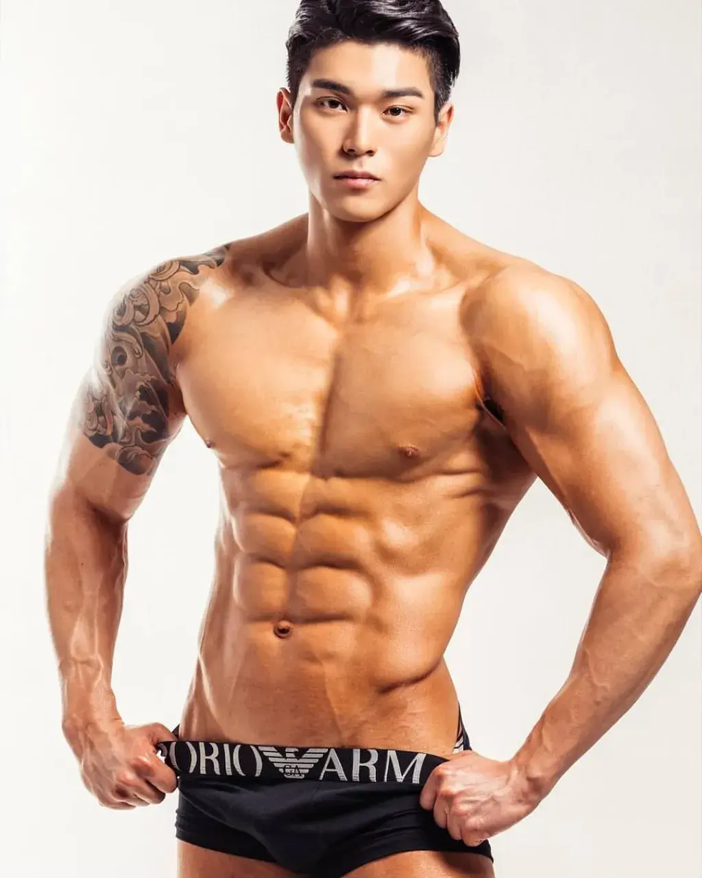 หนุ่มเกาหลีงานดี มีวาร์ป ( IG : _sechan2 )