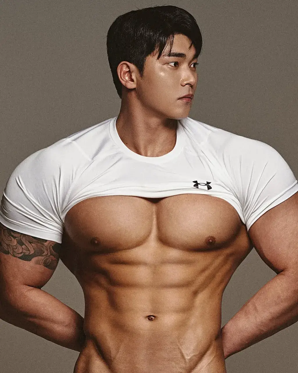 หนุ่มเกาหลีงานดี มีวาร์ป ( IG : _sechan2 )