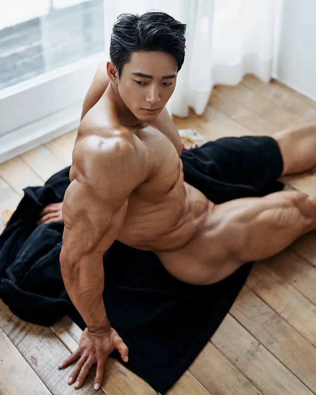 หนุ่มเกาหลีงานดี มีวาร์ป ( IG : amondgym_ )