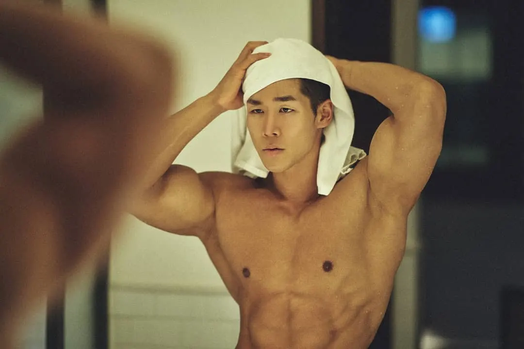 หนุ่มเกาหลีงานดี มีวาร์ป ( IG : ckb610 )