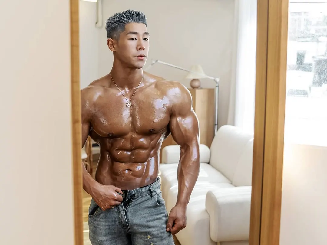 หนุ่มเกาหลีงานดี มีวาร์ป ( IG : ckb610 )