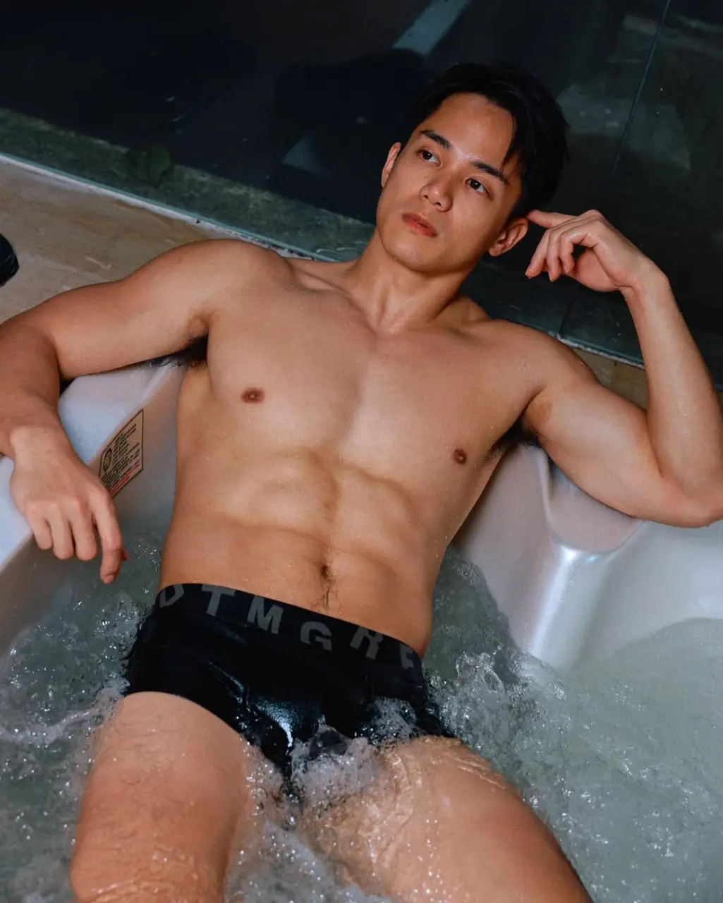 Fitness Trainer, Model & Actor：Joe