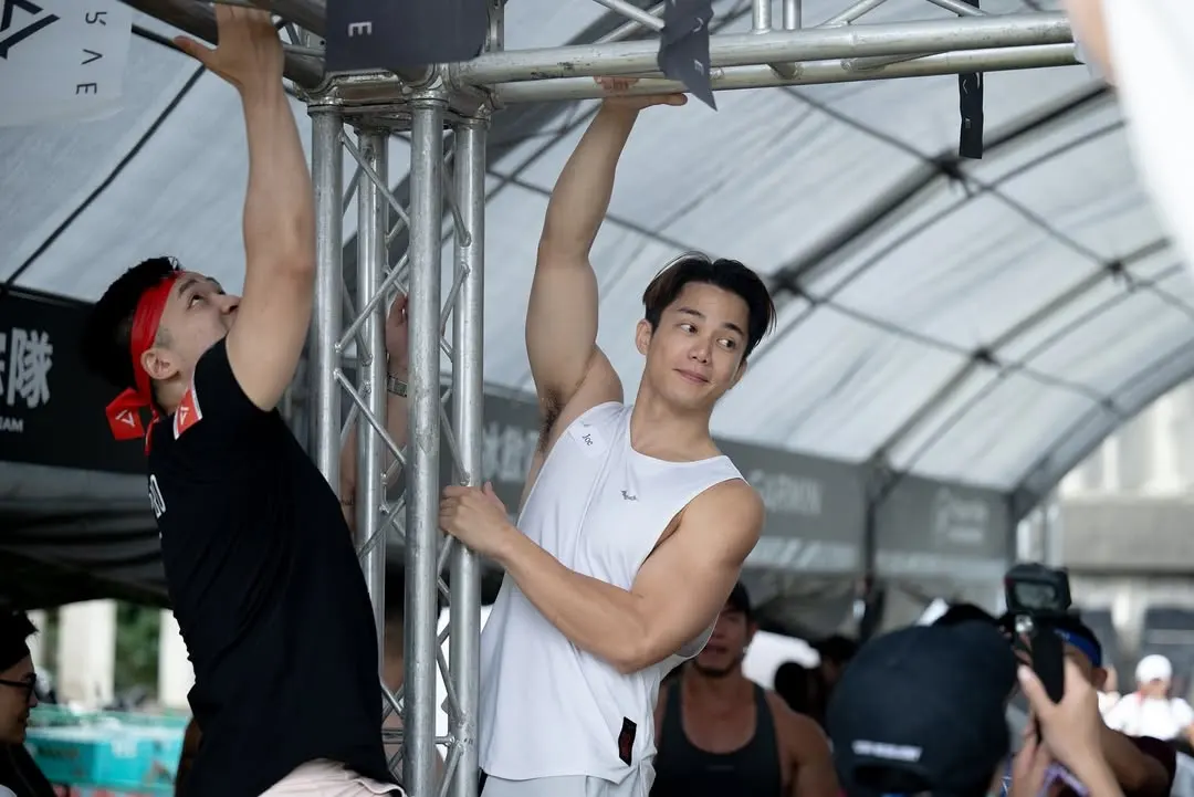 Fitness Trainer, Model & Actor：Joe