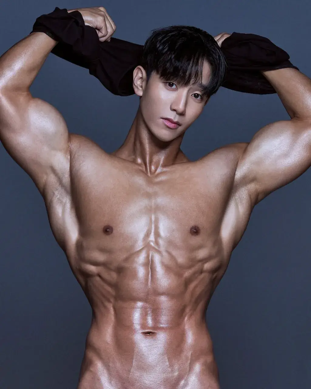 หนุ่มเกาหลีงานดี มีวาร์ป ( IG : _5vs10 )