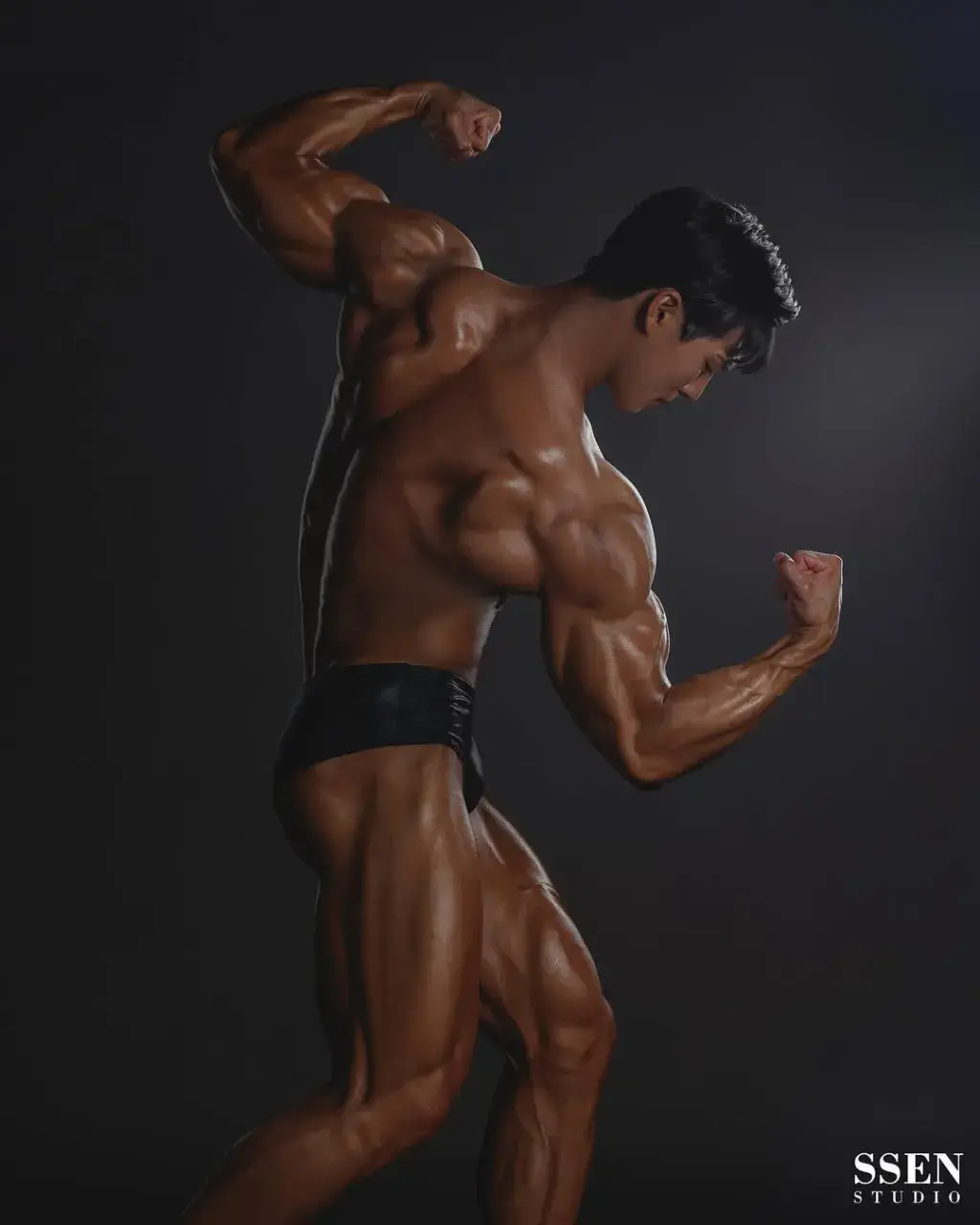 หนุ่มเกาหลีงานดี มีวาร์ป ( IG : kunho__song )