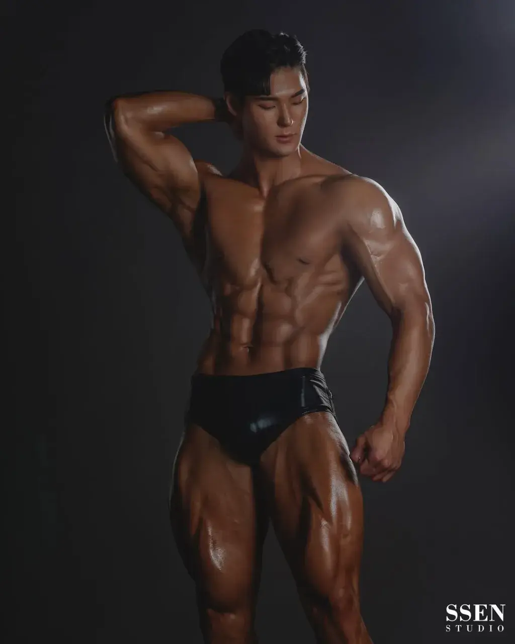 หนุ่มเกาหลีงานดี มีวาร์ป ( IG : kunho__song )