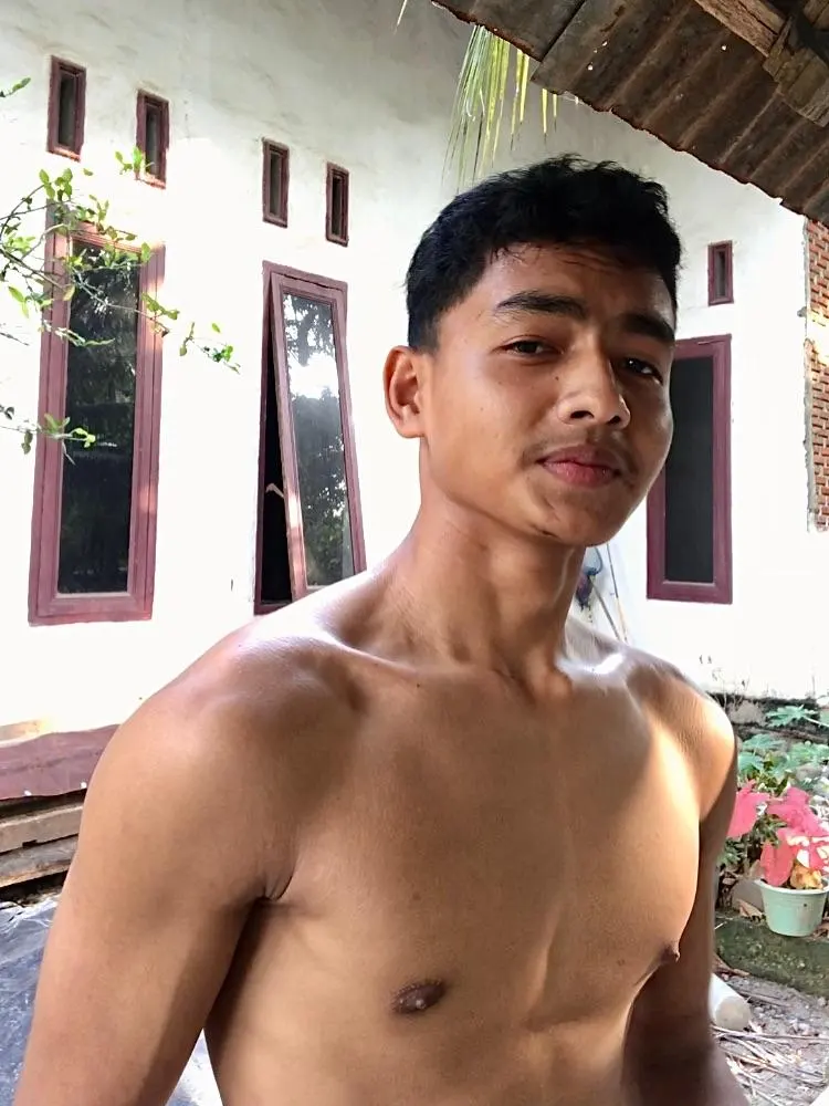 หลงกลิ่นกายหนุ่ม