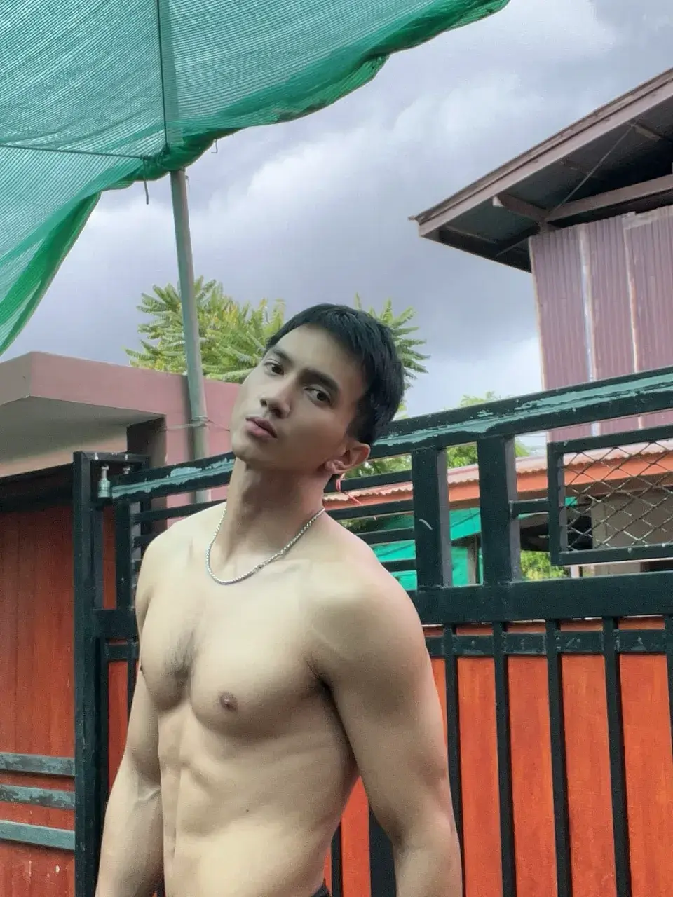 หลงกลิ่นกายหนุ่ม