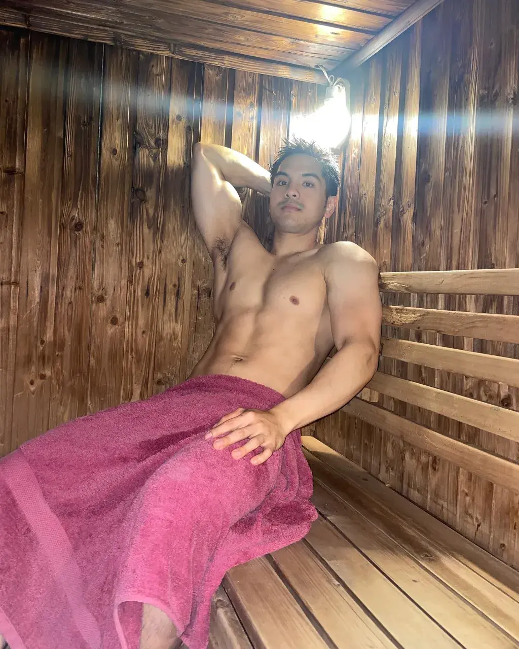 หลงกลิ่นกายหนุ่ม