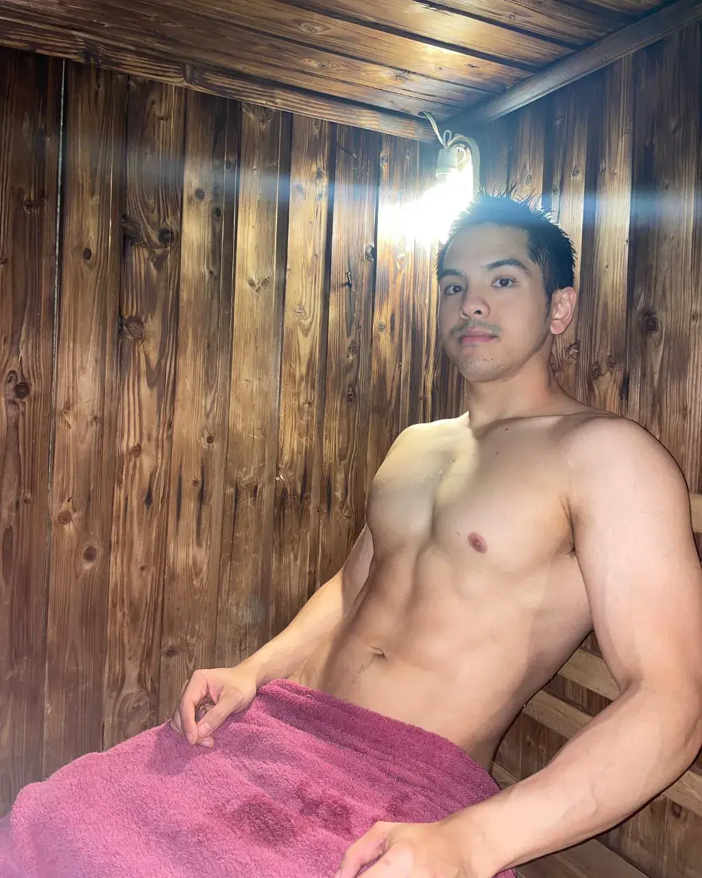 หลงกลิ่นกายหนุ่ม