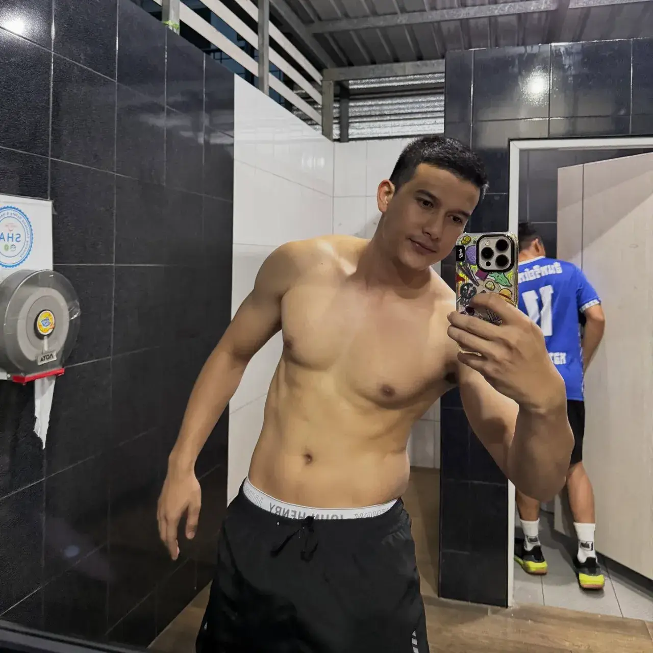 เสพพลังกล้ามของบุรุษ