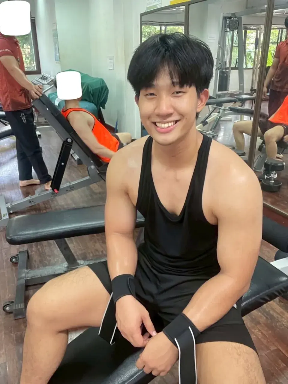 เสพพลังกล้ามของบุรุษ