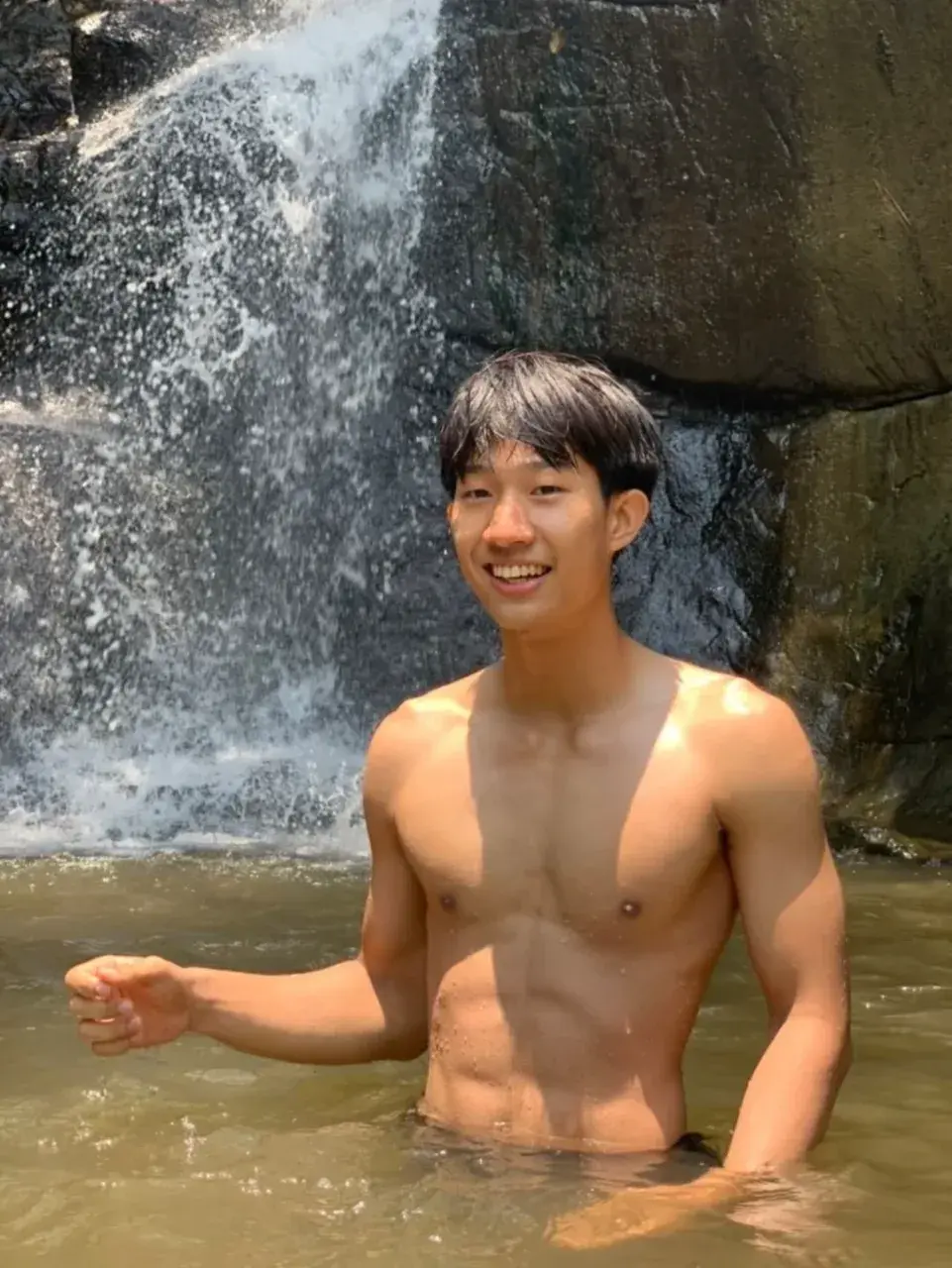 เสพพลังกล้ามของบุรุษ