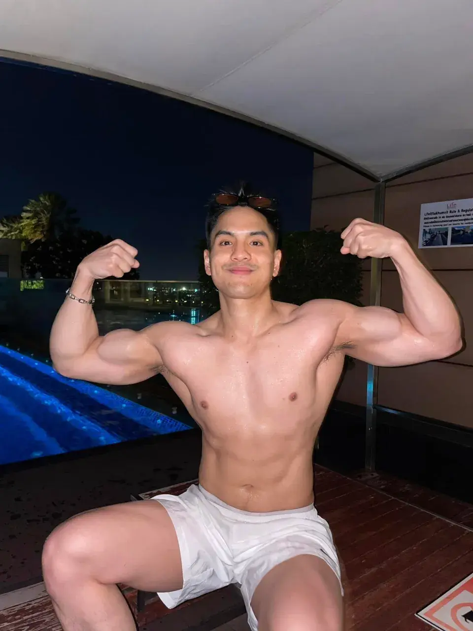 เสพพลังกล้ามของบุรุษ