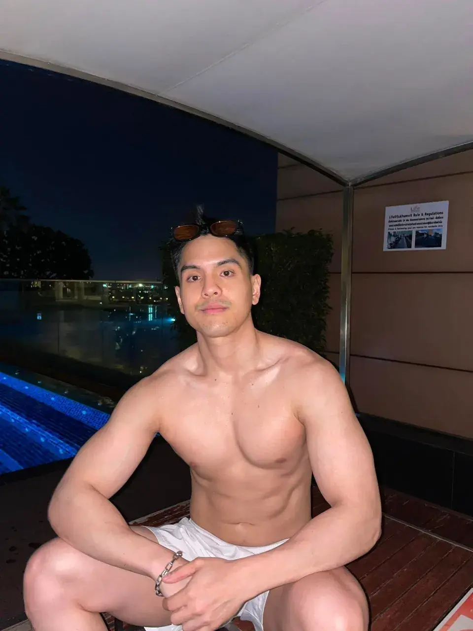 เสพพลังกล้ามของบุรุษ