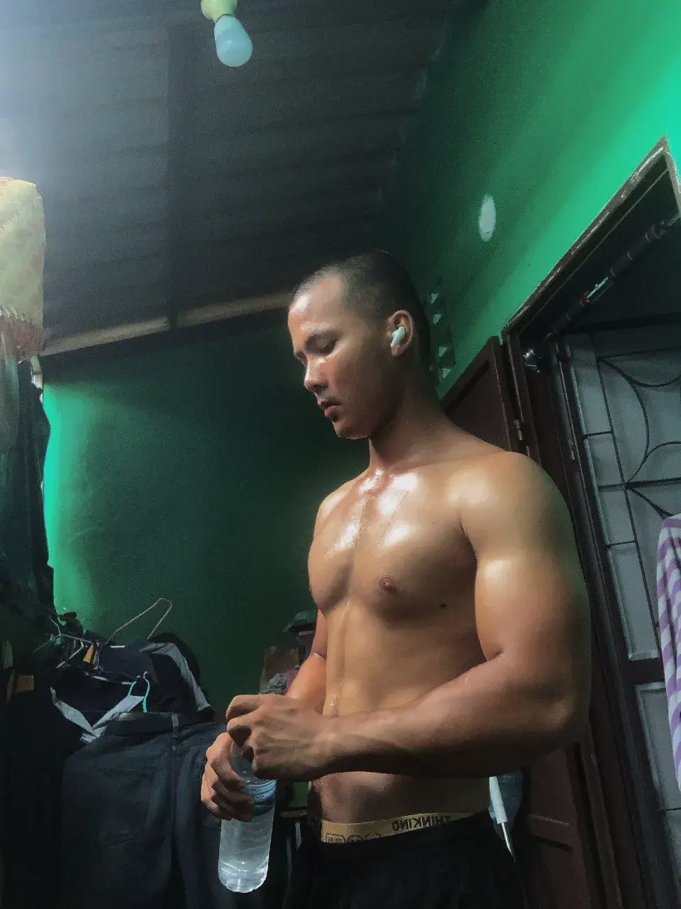 เสพเธอให้ฉ่ำปอด