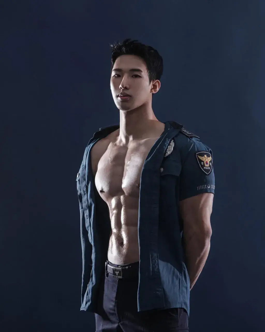 หนุ่มเกาหลีงานดี มีวาร์ป ( IG : byuxxmxx )