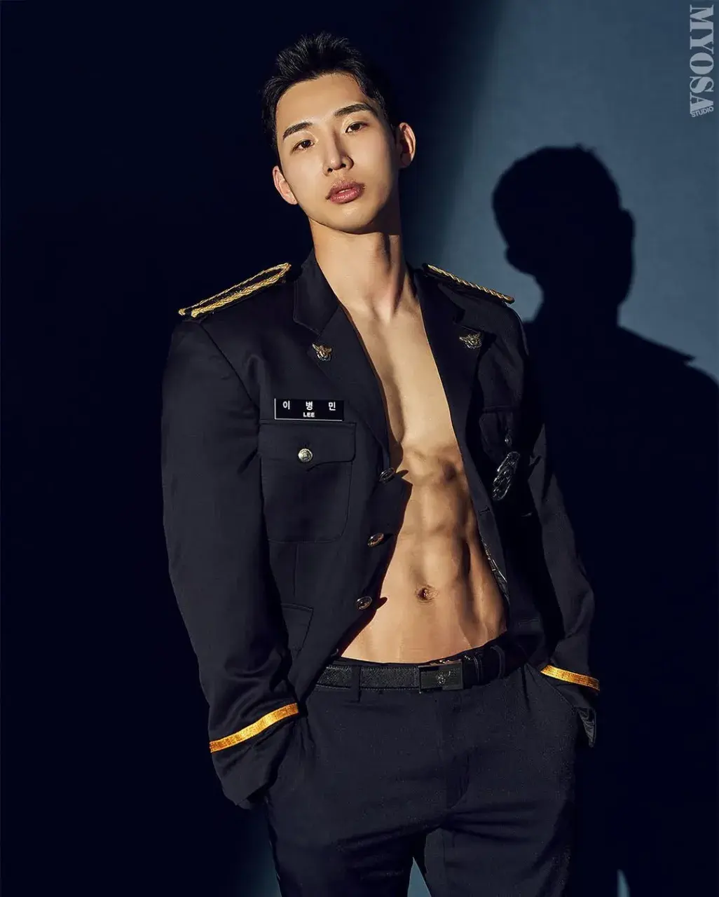 หนุ่มเกาหลีงานดี มีวาร์ป ( IG : byuxxmxx )