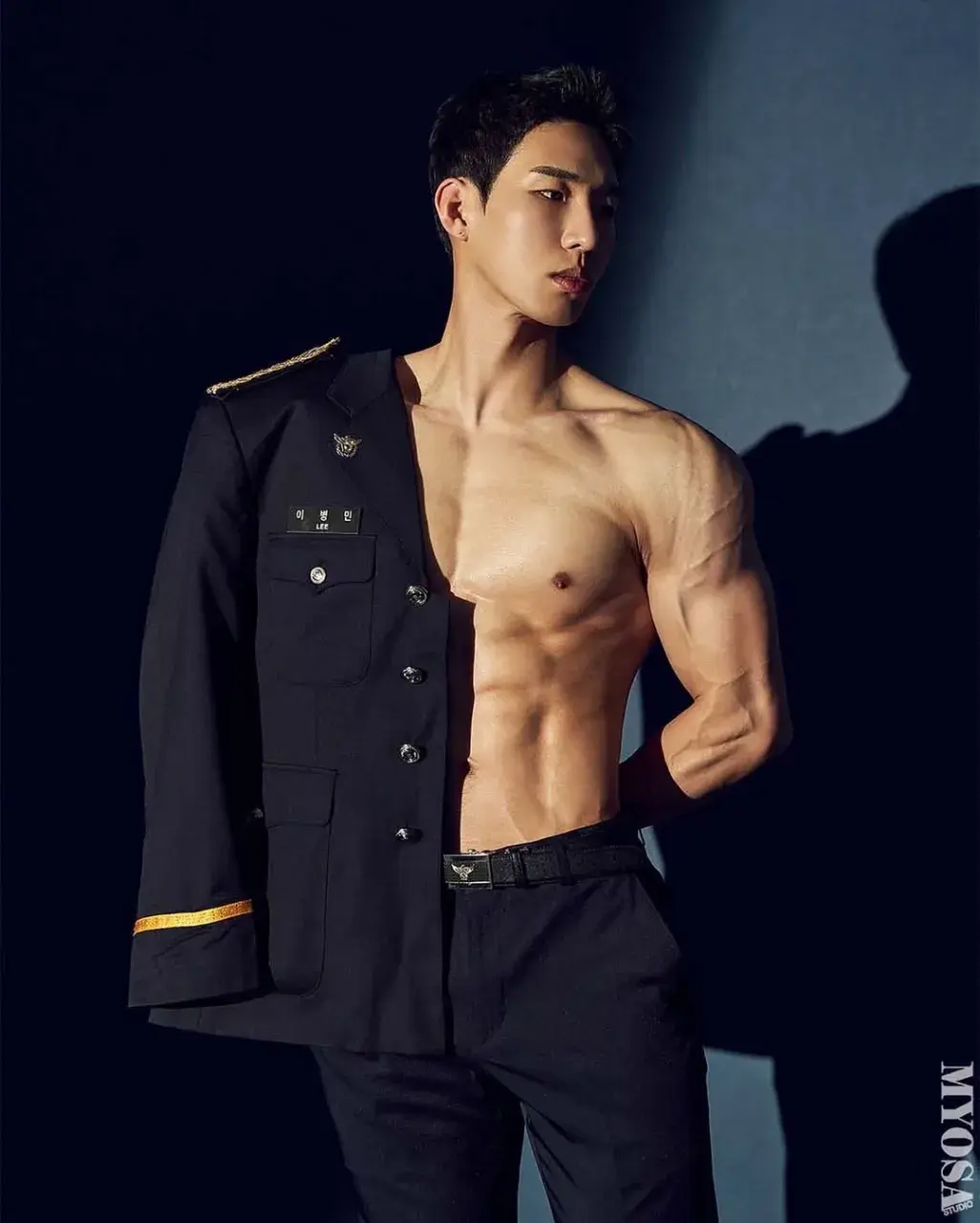 หนุ่มเกาหลีงานดี มีวาร์ป ( IG : byuxxmxx )