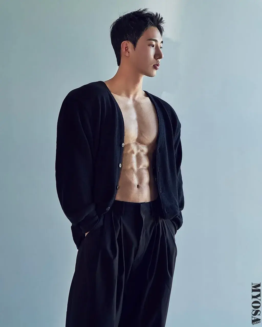 หนุ่มเกาหลีงานดี มีวาร์ป ( IG : byuxxmxx )