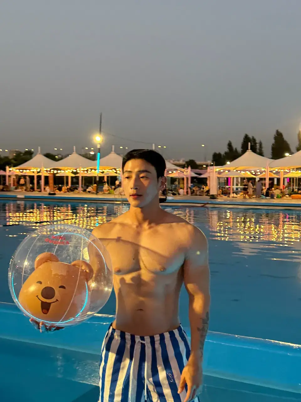 หนุ่มเกาหลีงานดี มีวาร์ป ( IG : hodu_daddy )