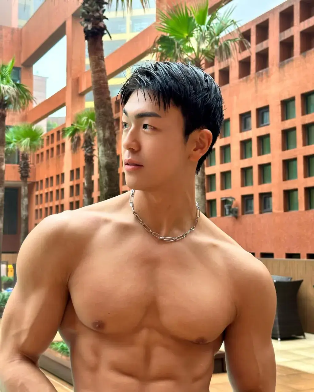 หนุ่มเกาหลีงานดี มีวาร์ป ( IG : kkyuwoo0 )