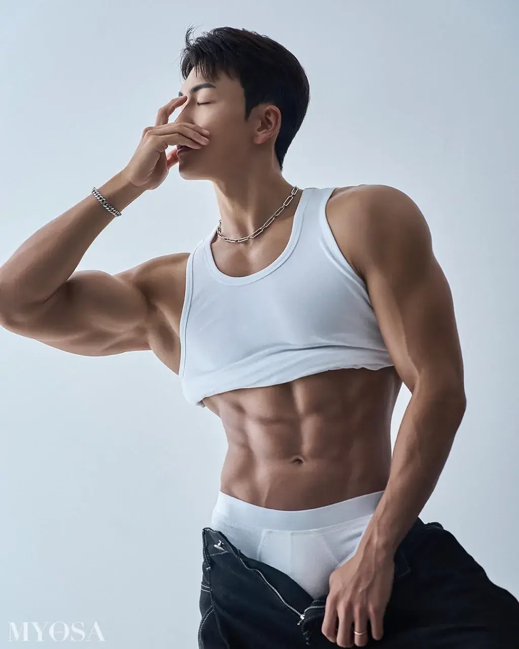 หนุ่มเกาหลีงานดี มีวาร์ป ( IG : kkyuwoo0 )