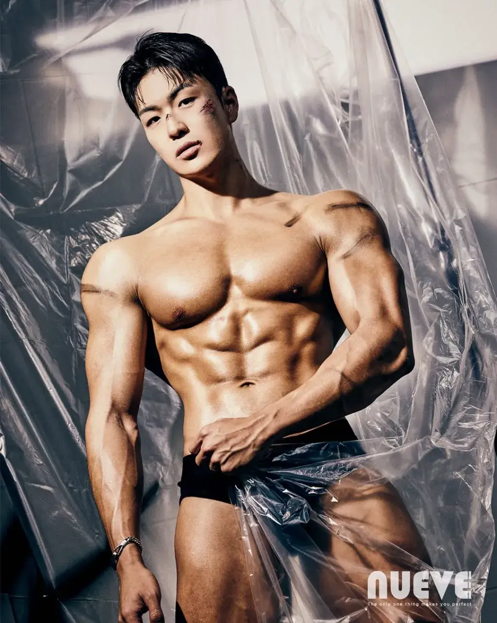 หนุ่มเกาหลีงานดี มีวาร์ป ( IG : kkyuwoo0 )