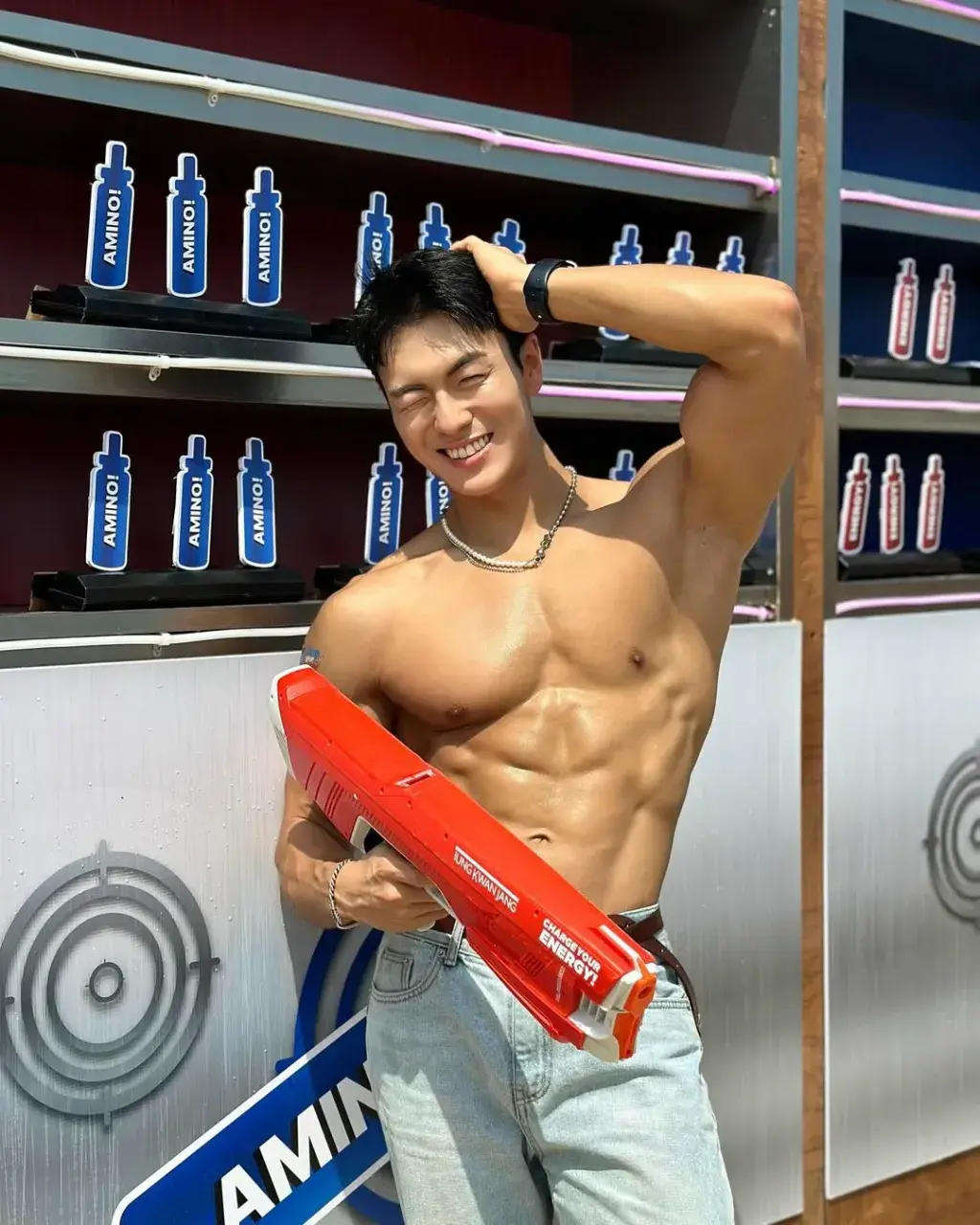 หนุ่มเกาหลีงานดี มีวาร์ป ( IG : kkyuwoo0 )