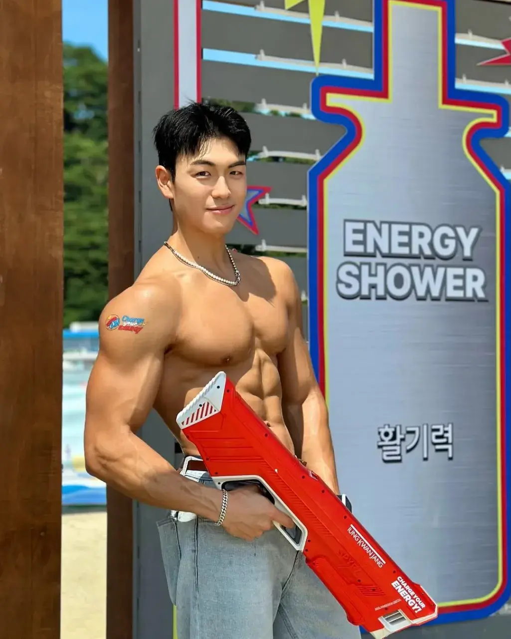 หนุ่มเกาหลีงานดี มีวาร์ป ( IG : kkyuwoo0 )