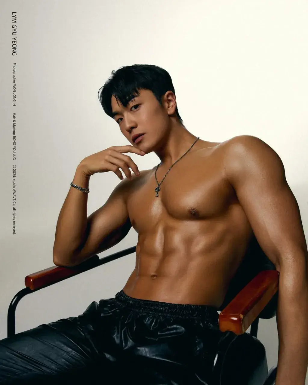 หนุ่มเกาหลีงานดี มีวาร์ป ( IG : kkyuwoo0 )