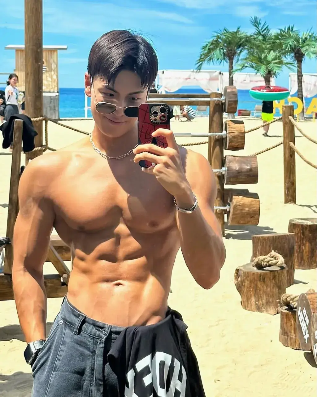 หนุ่มเกาหลีงานดี มีวาร์ป ( IG : kkyuwoo0 )