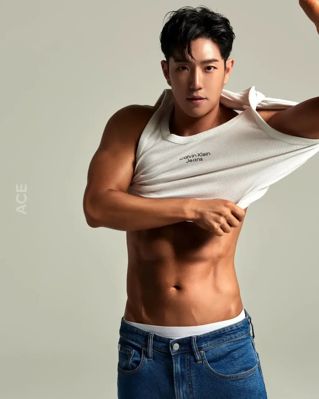 หนุ่มเกาหลีงานดี มีวาร์ป ( IG : yundooydy )