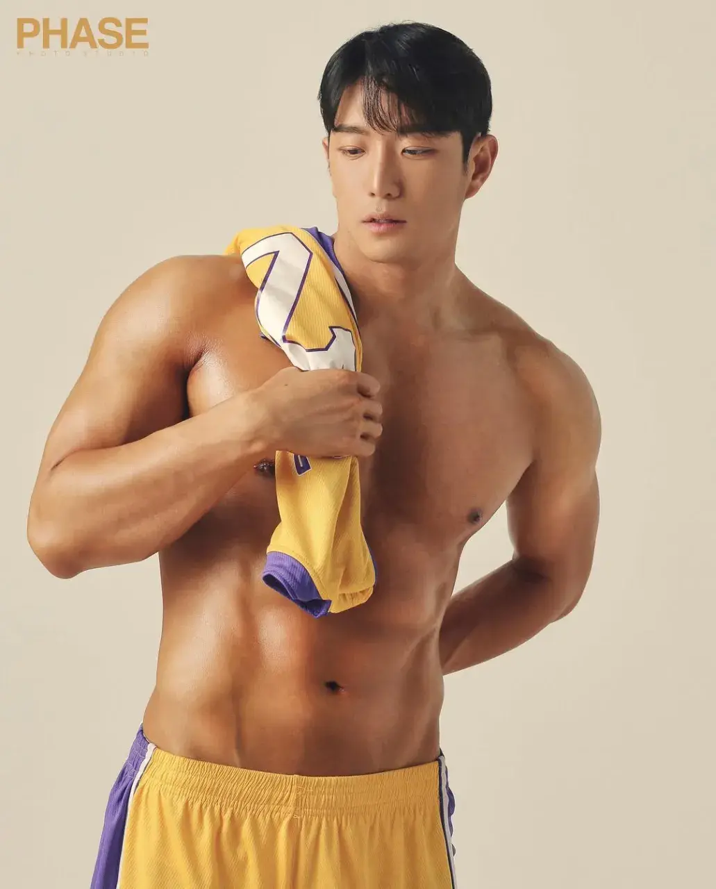 หนุ่มเกาหลีงานดี มีวาร์ป ( IG : yundooydy )