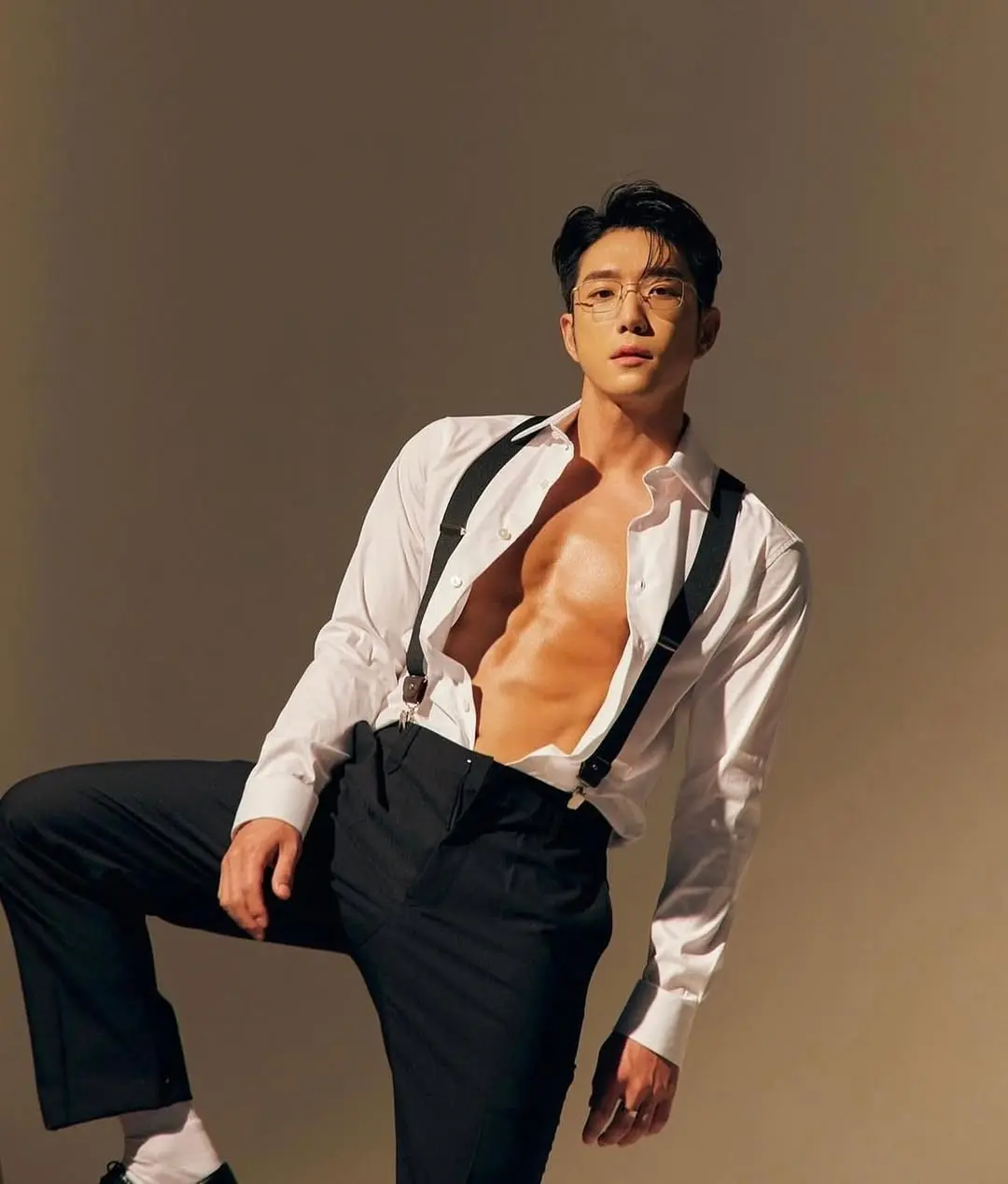 หนุ่มเกาหลีงานดี มีวาร์ป ( IG : yundooydy )